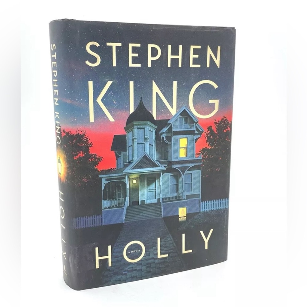 Holly by Stephen King Hardcover Dust Jacket First Edition Printing Horror Book